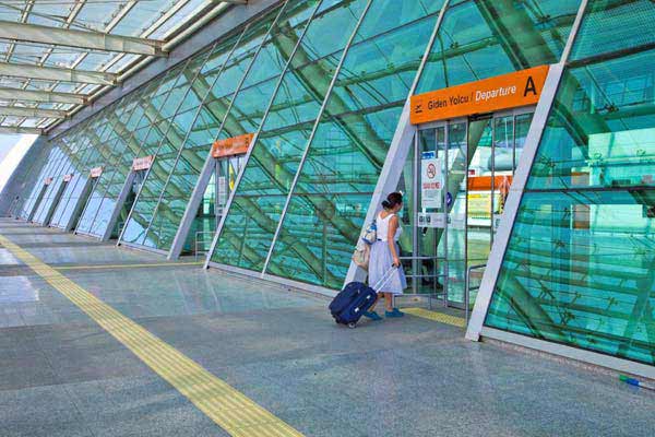 Easy Transfers from Izmir Airport to Alaçatı, Çeşme, Özdere, and Kuşadası